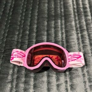 Ski goggles, pink/white, butterflies, adjustable strap. Excellent condition.
